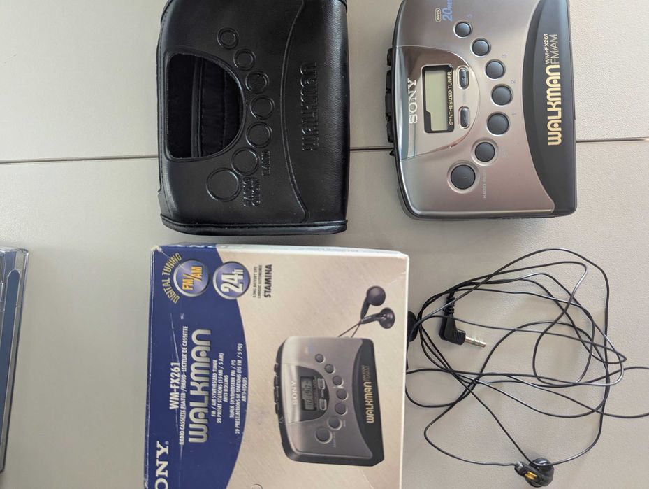 Walkman Sony WM-FX261 rádio FM/AM + cassetes, c/ caixa