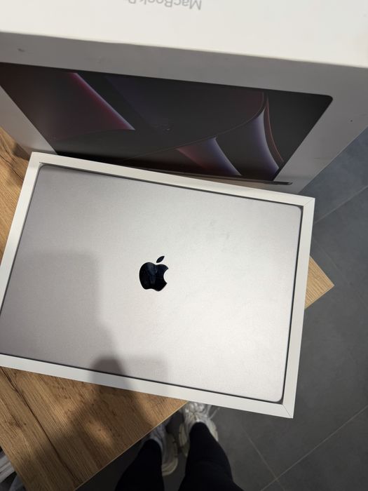 USED MacBook Pro 16 M2 Pro 12cpu / 19 gpu/ 16/1tb Space MDM