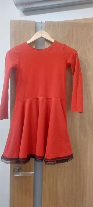 Sukienka dziewczęca 146 w kolorze czerwonym