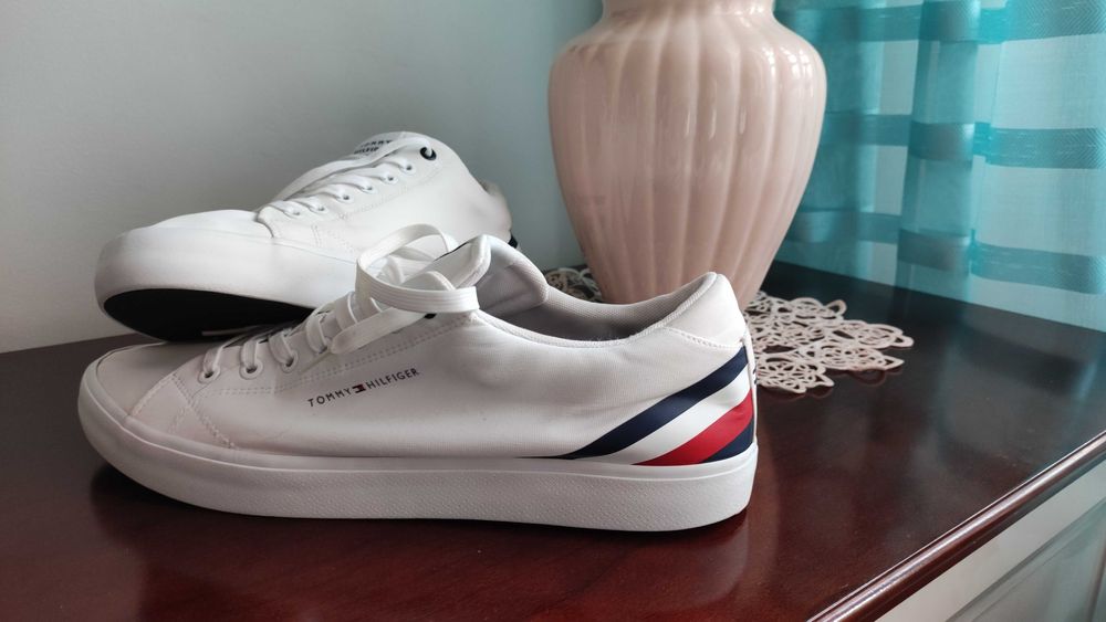 Buty Tommy Hilfiger rozmiar 45 stan idealny buty męskie