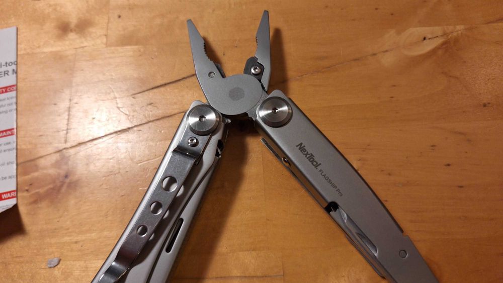 Multitool NEXTOOL Flagship Pro