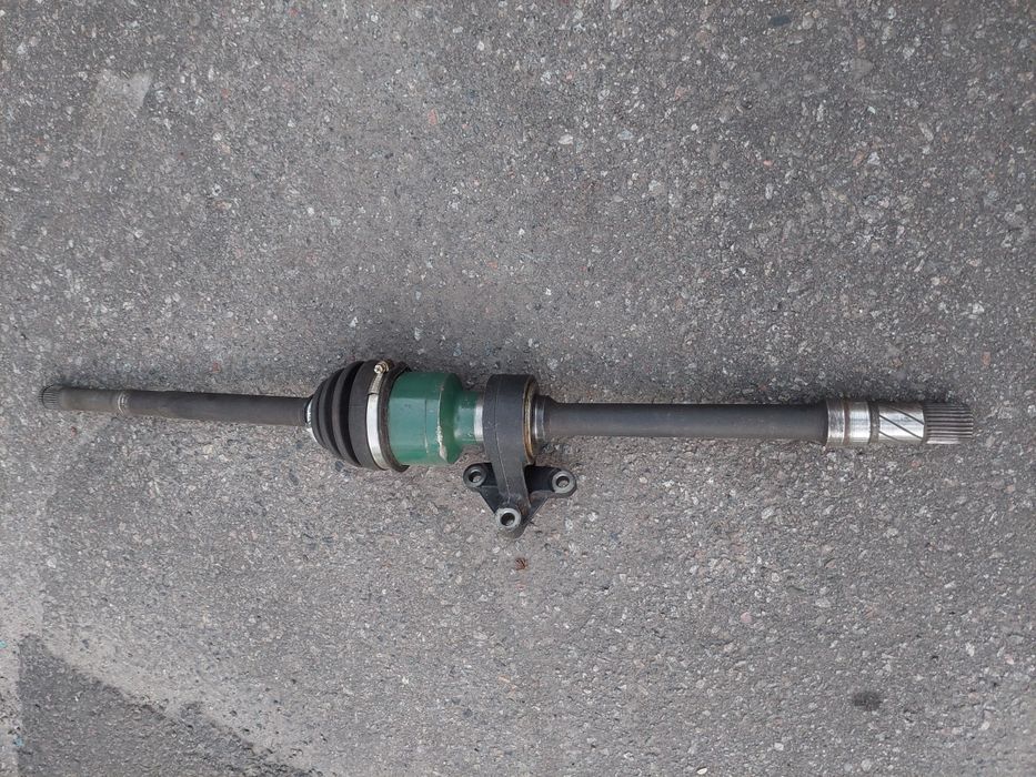 Привід правий mazda 626 1999 - 2003 рік