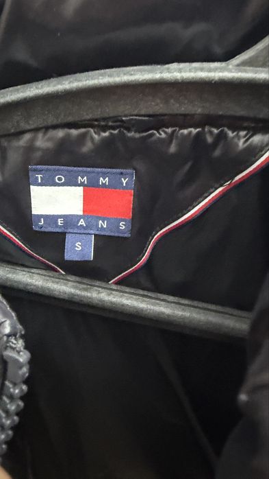 Куртка    Від TOMMY J EANS