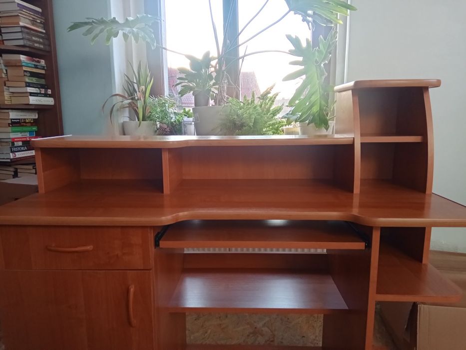 Funkcjonalne biurko do nauki i do pracy!!