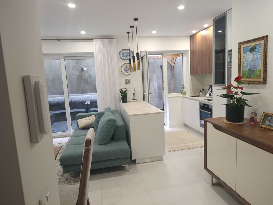 Exclusive Apartment in the Historic Center of Figueira da Foz – Contemporary Renovation, Private 30 m² Terrace and a Prestigious Location