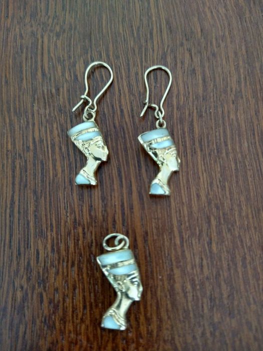 Sprzedam komplet złote kolczyki i zawieszka