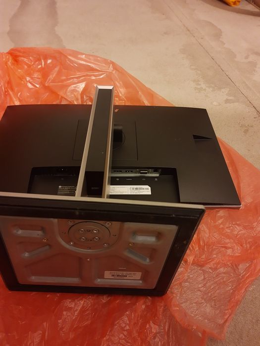 monitor HP stronkin E 233
