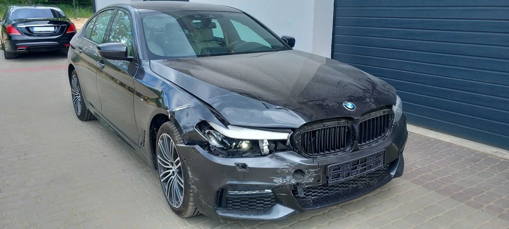 BMW 520dX G30 M Pakiet Virtual 19" Lekko uszkodzona Salon PL Xdrive Okazja Po kolizji