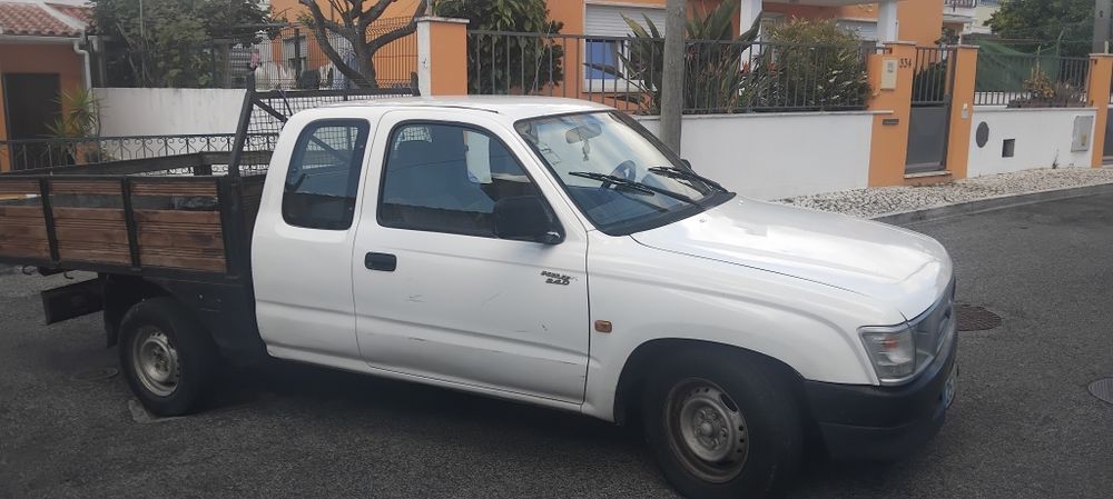 Toyota Hilux 2.4d