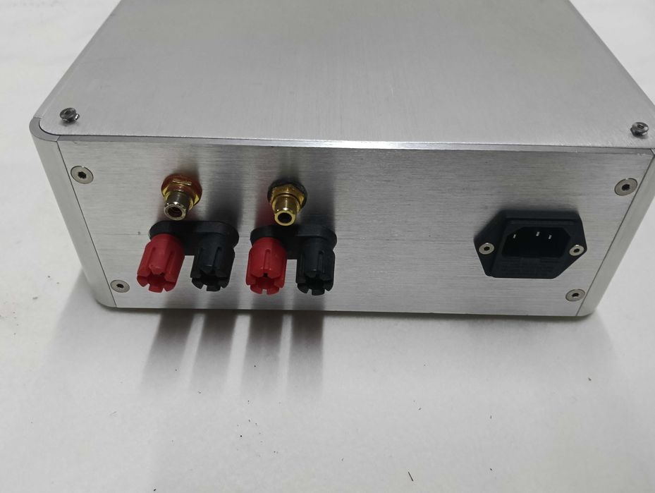 Amplificador com modulos Hypex de class D