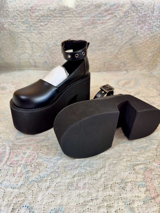 Жіноче взуття на платформі. НОВЕ