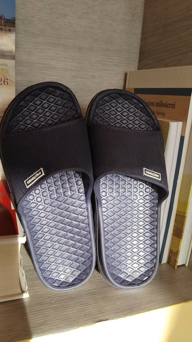 Klapki chłopięce r36