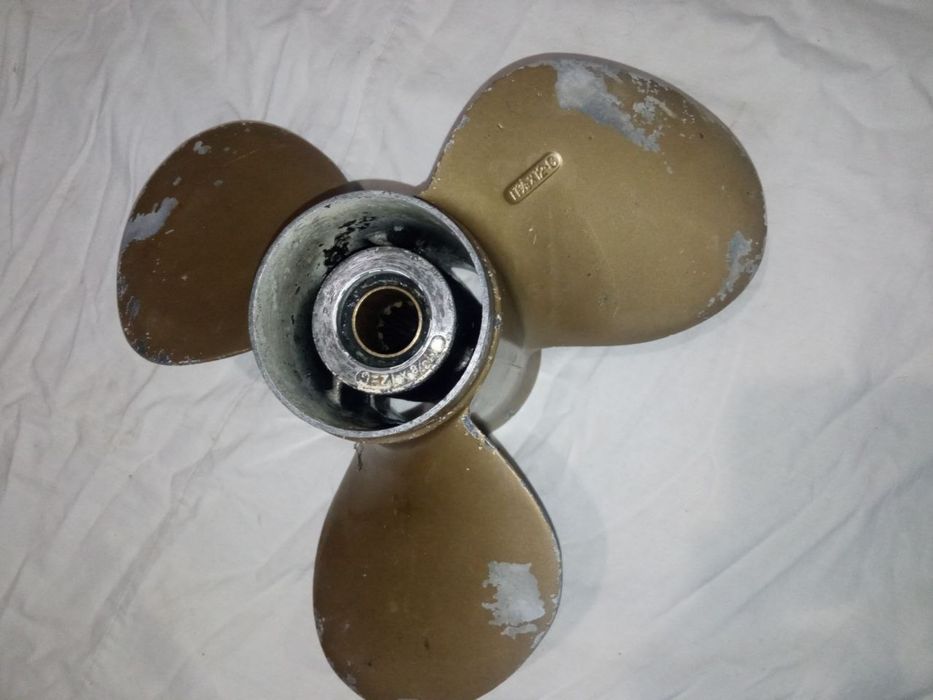 Винт Yamaha  11 3/8 -12G