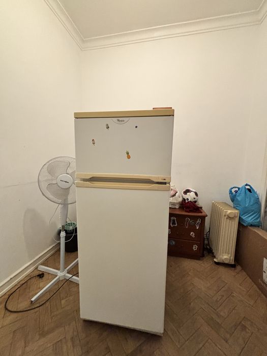 Frigorifico, gela bem, para retirar em moscavide, 35€