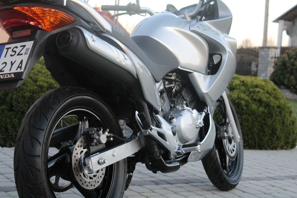 HONDA Varadero 125  ŚLICZNA