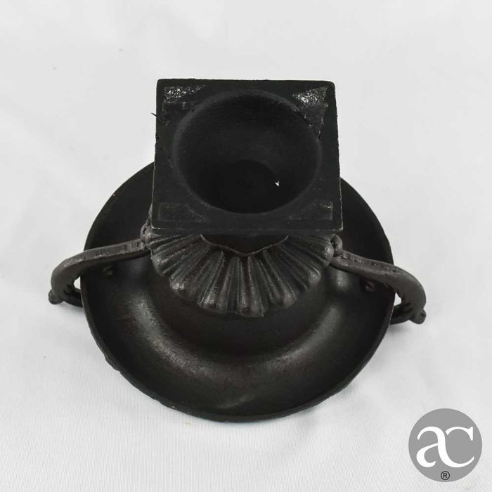 Pequena Urna em ferro fundido