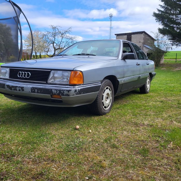 Audi 100