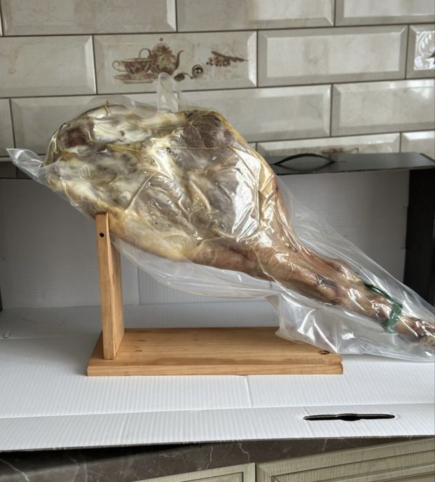 Хамон Costa Brava, набір з підставкою та ножем 6кг, Іспанія