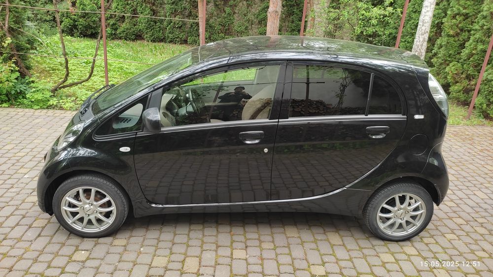 Citroen c-zero, Peugeot i-on, Mitsubishi i-miv