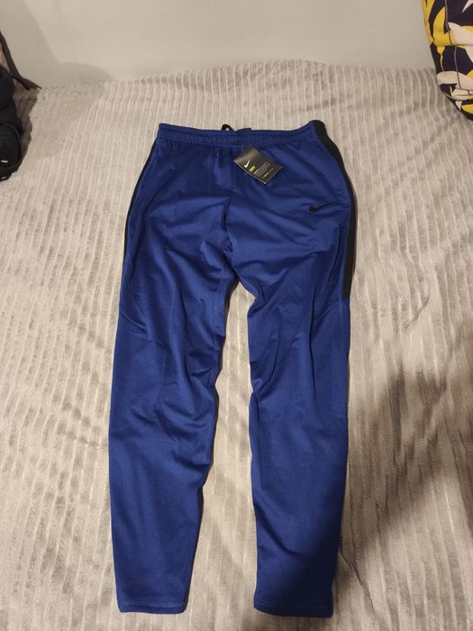 Dresy Nike sportowe nowe z metką