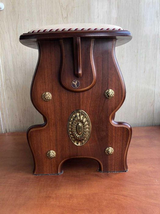 Табурет эксклюзивный инкрустирован .