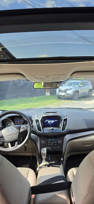 автомобиль  ford escape