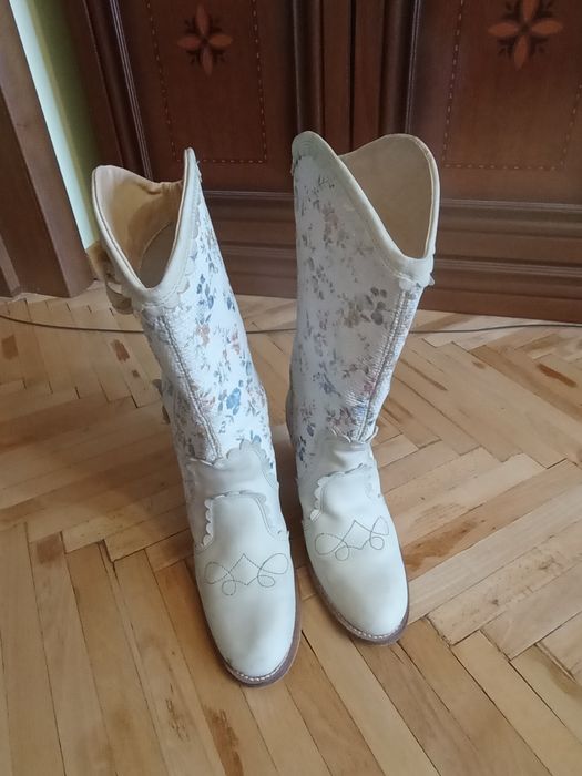 Ковбойки шкіряні, з метеликами