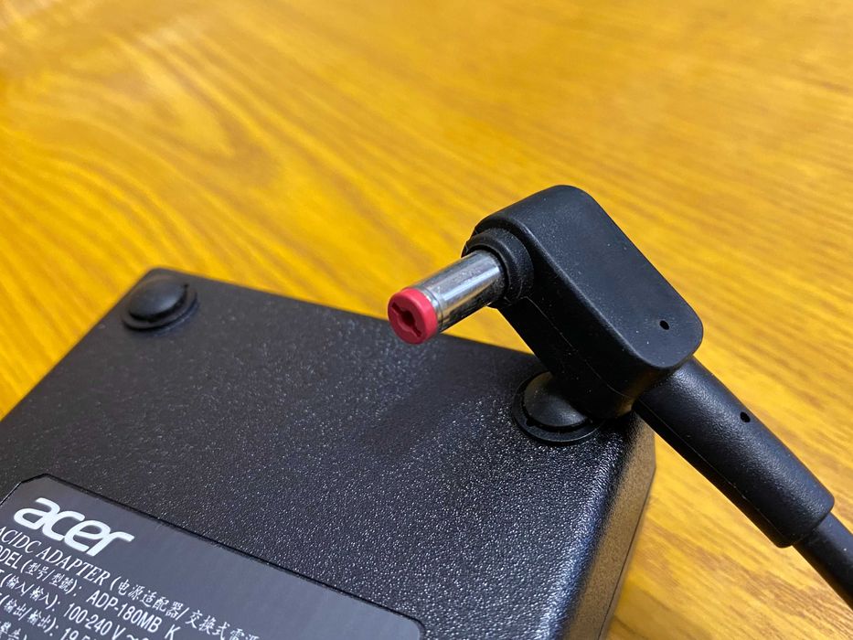 Блок питания для ноутбука  Acer 19.5V 9.23A 135 W 5.5*1.7 Slim