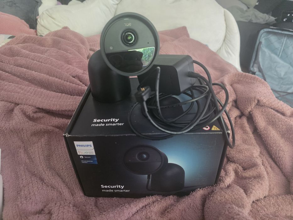 Philips Hue Secure Wired Desktop Camera Full HD 1080p