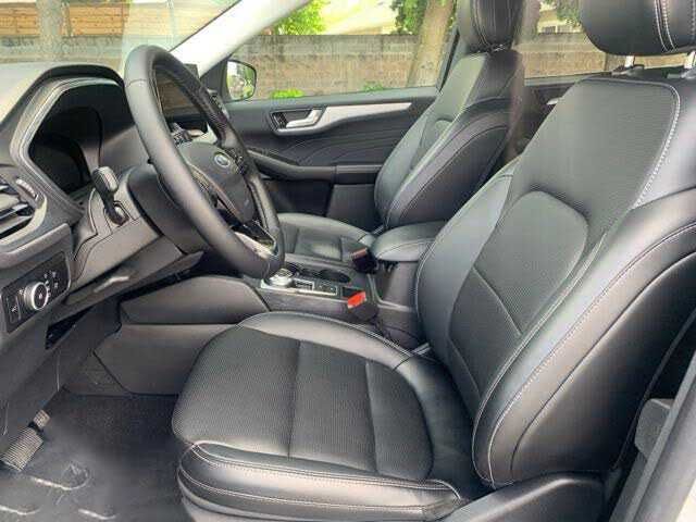 Ford Escape      2024
