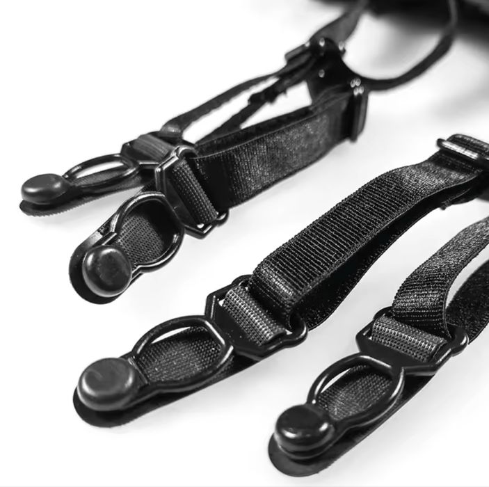 Нові пояси для чулків червоний та чорний