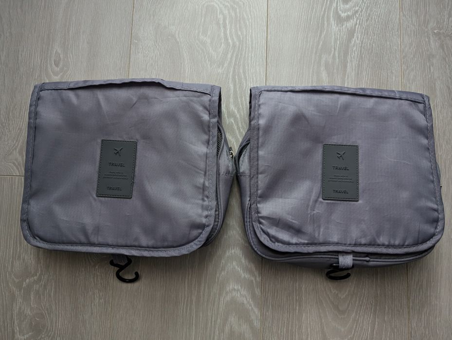 Zestaw 2 kosmetyczek podróżnych z wieszakiem!