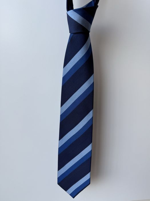 Gravata Azul às riscas