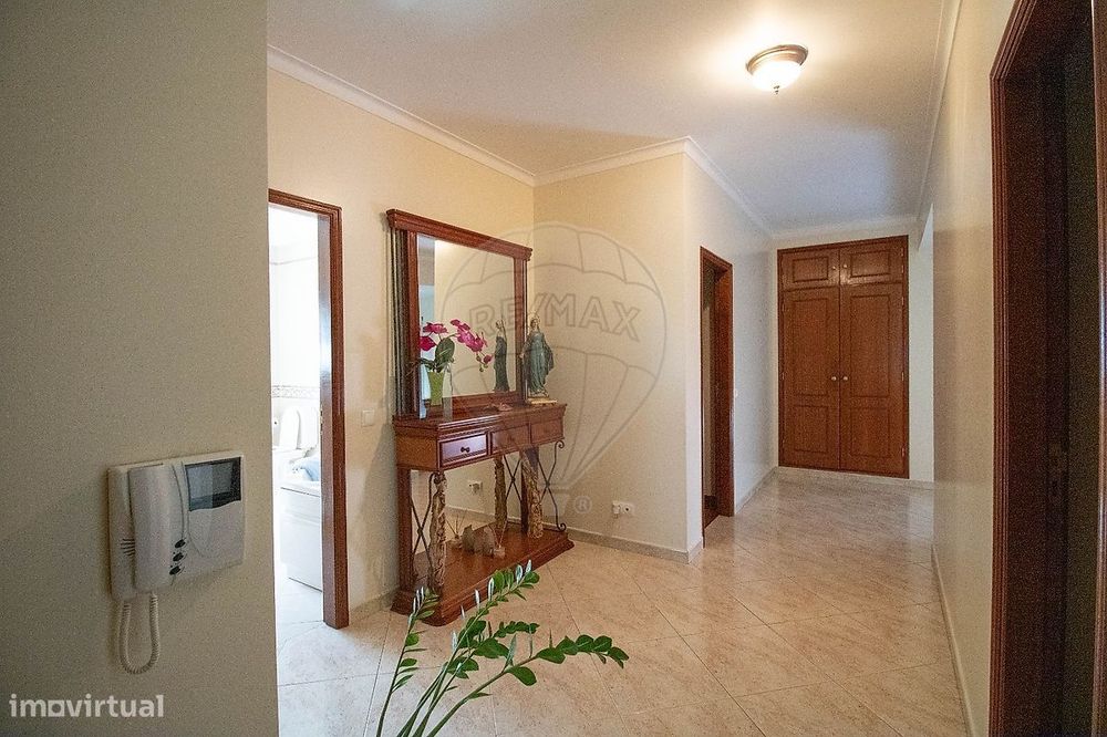 Moradia T4 para venda
