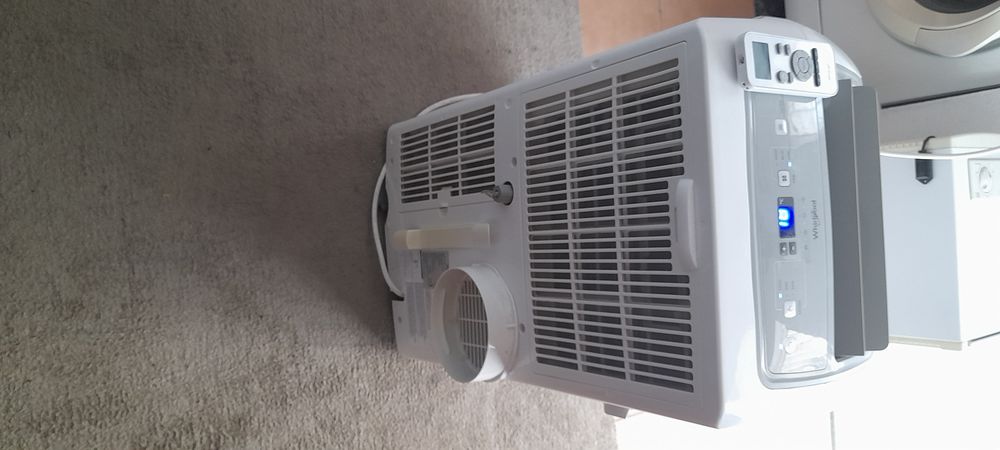 Ar condicionado whirlpool 12.000 btu potente.
