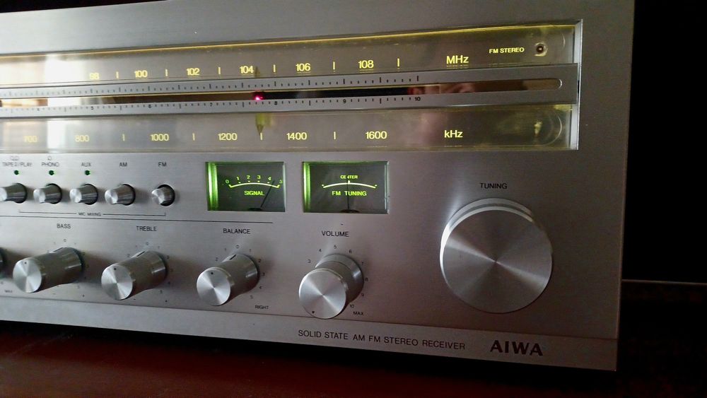 AIWA AX-7500 AM FM stereo receiver + Philips 22RH423