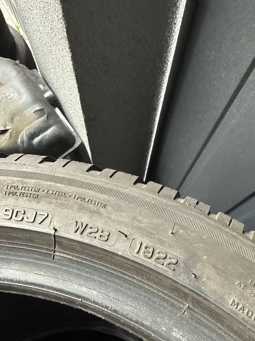 Шини резина 225/45/18 r18 bridgestone пара зимні