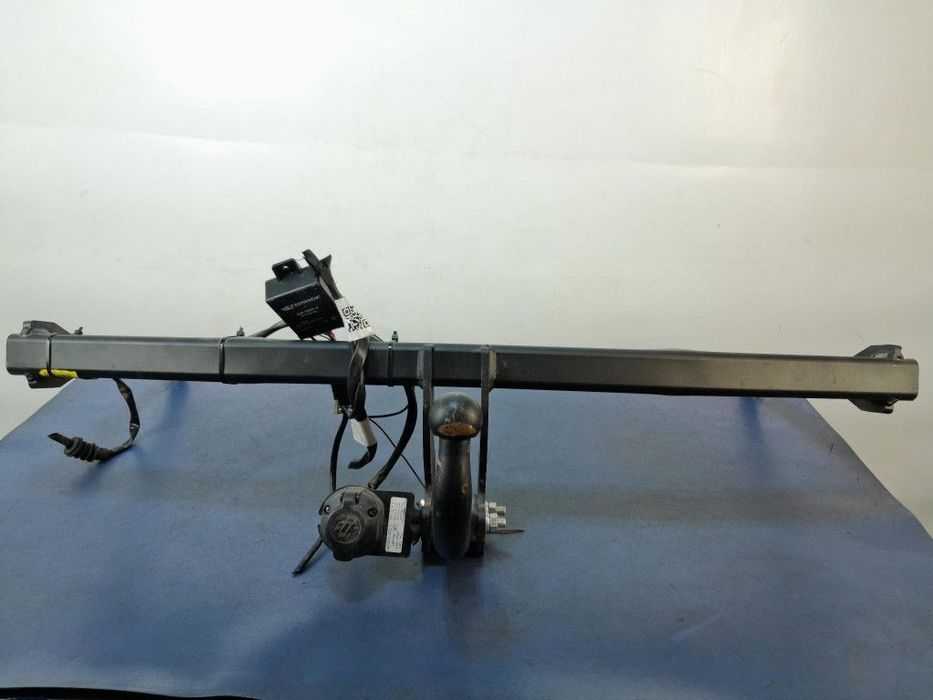 VW JETTA V SEDAN HAK HOLOWNICZY 7 PIN