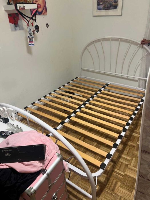 Baixa de preço: Cama de casal + estrado + colchão