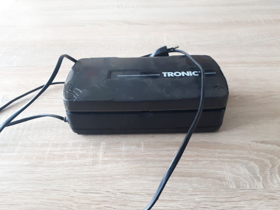 Ładowarka akumulatorów AAA..AA.