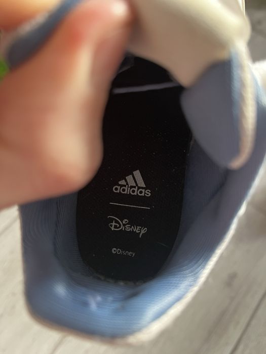 Продам детские кроссовки adidas