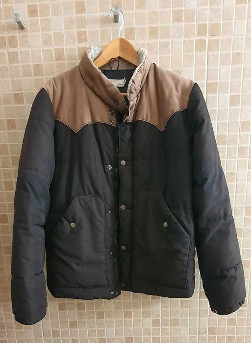 Blusão de inverno térmico acolchoado com gola e botões de pressão