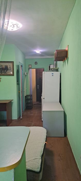Сдам гостинку  с удобствами, метро  Армейская  3 мин.