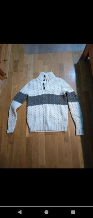 Gruby sweter z paskiem