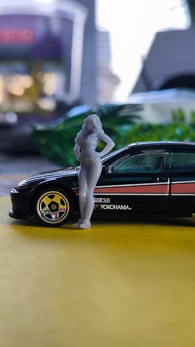 Figurka 1/64 Grid Girl do Hot Wheels – Ultra Detail 16k