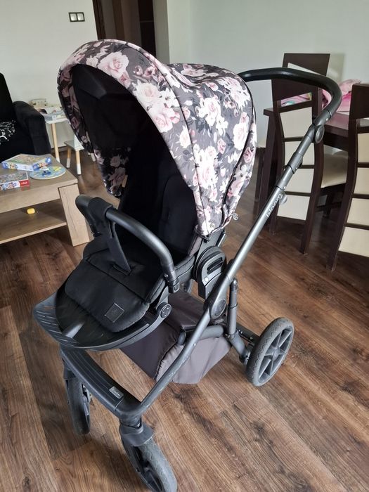 Piekny wózek 2 w 1