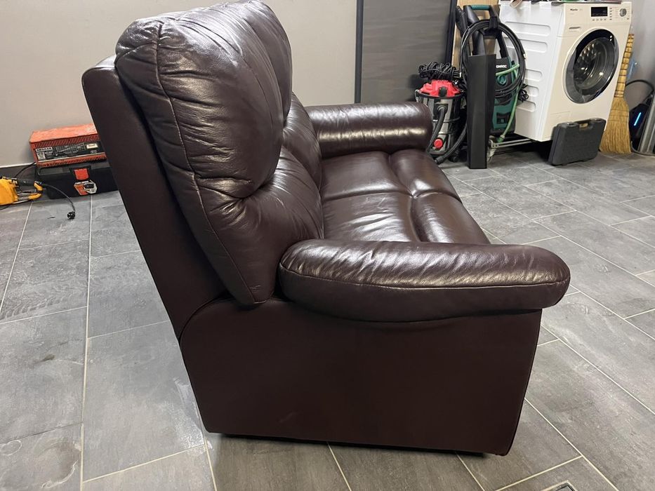 Роскошный кожаный диван из Европы.