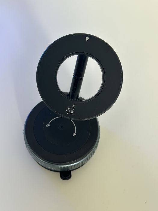 Suporte magnético para telemóvel