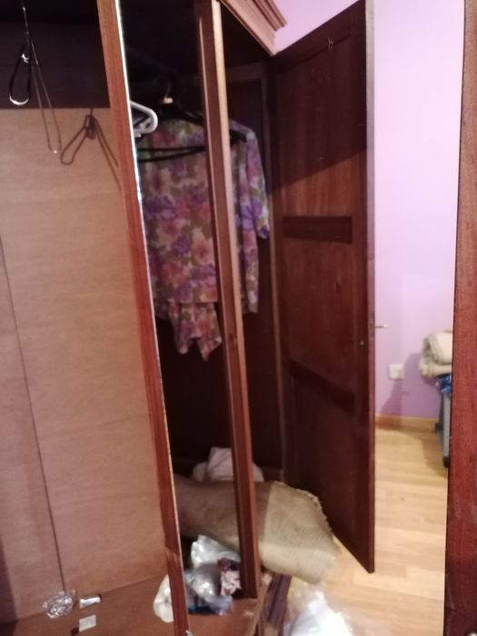 Guarda Fatos com 3 porta madeira