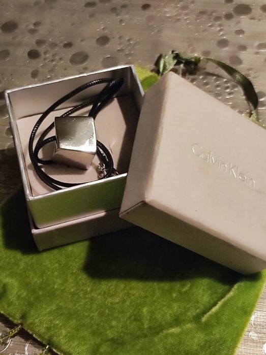 Colar/Fio Calvin Klein